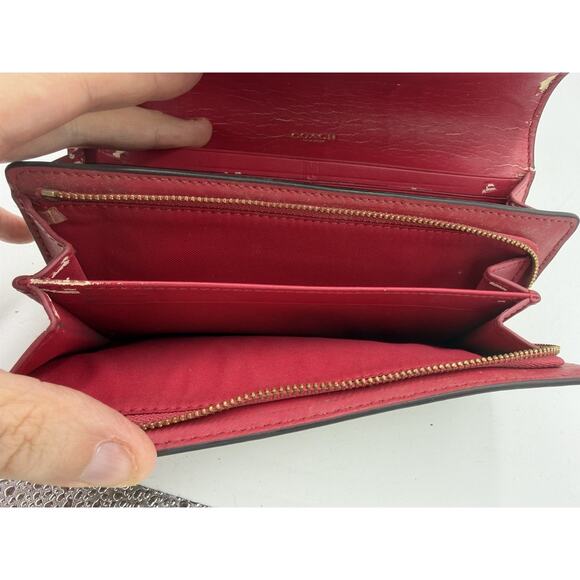 Coach Beige Red Leather Signature Tri-Fold Check-Book Buckle Wallet Used Once - Picture 5 of 5